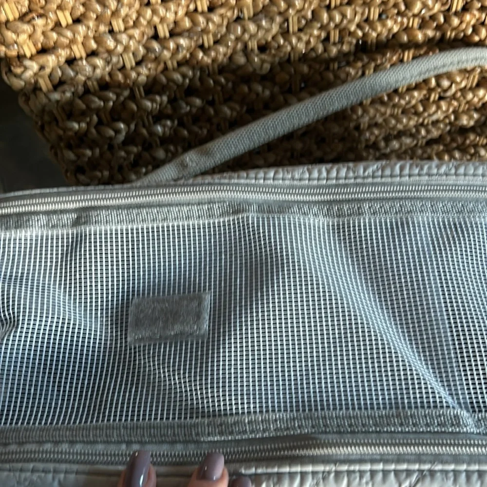 Fashionable Pet Carrier!